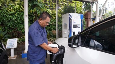 Momen 26 Tahun KBUMN, PLN Terus Kembangkan Ekosistem Kendaraan Listrik di Jakarta
