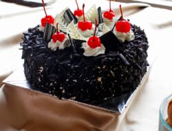 Promo Eksklusif dengan Sajian Kue-kue Manis Istimewa Dihadirkan Hotel Santika Premiere ICE BSD