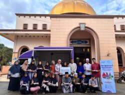 PT KAI Logistik Bersama BMM Salurkan 200 Paket Ramadhan di Pesantren Khusus Yatim As-Syafi’iyah Jatiwaringin